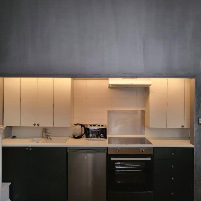 5 Luxury Spacious Loft - Prime Location - Comfortable Bed & Sofa برايتون المظهر الخارجي الصورة