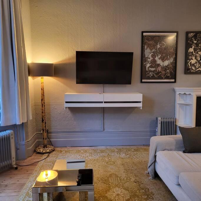5 Luxury Spacious Loft - Prime Location - Comfortable Bed & Sofa برايتون المظهر الخارجي الصورة